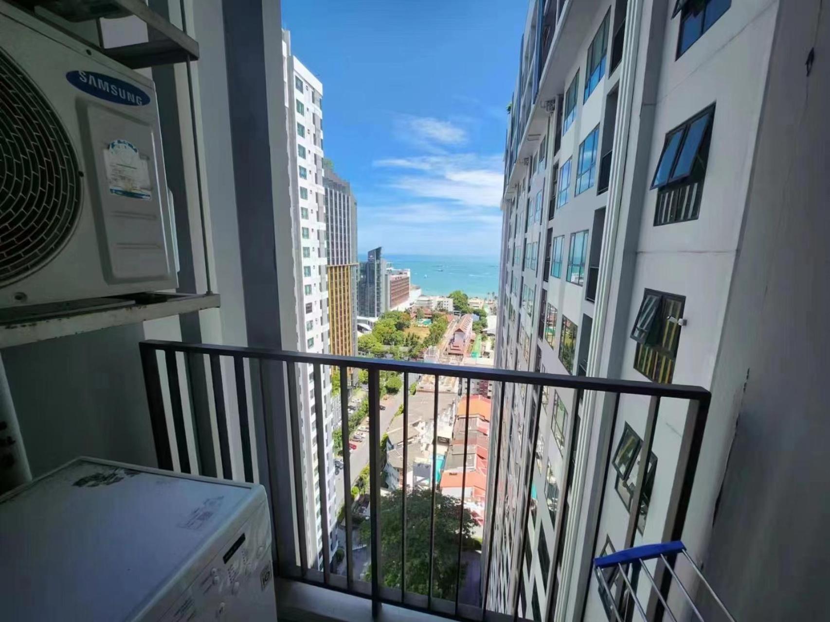 The Base Apartamento Pattaya Exterior foto